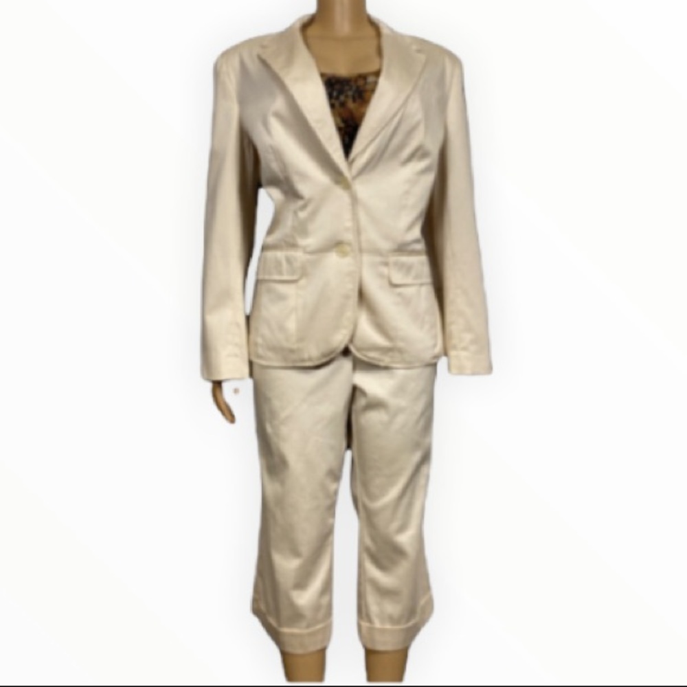 Women's Cream Two-Piece Blazer & Crop Pants Set